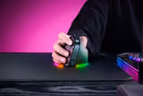 Razer Pro Click V2 Vertical mouse in Black